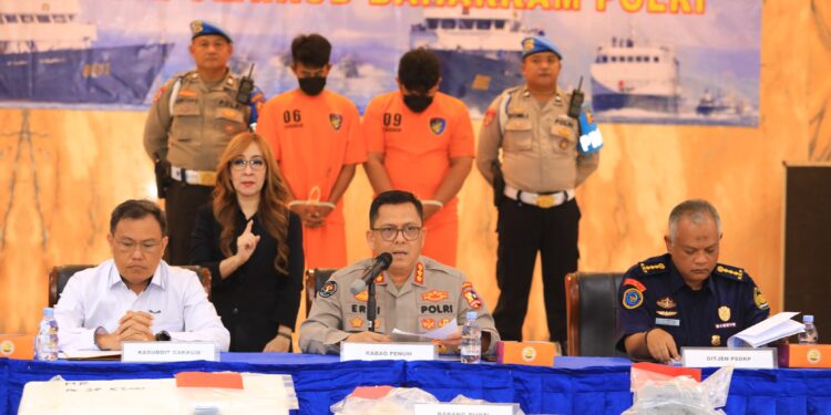 Polri Gagalkan Perdagangan Ilegal 100 Ribu Benih Bening Lobster Senilai 25 Miliar