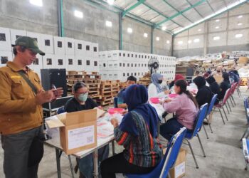 KPU Kota Kediri Libatkan 10 Difabel untuk Pelipatan 222 Ribu Surat Suara Pilkada
