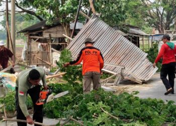 Angin Kencang Terjang 2 Kecamatan Di Kabupaten Kediri, Ini Dampak Kerusakannya