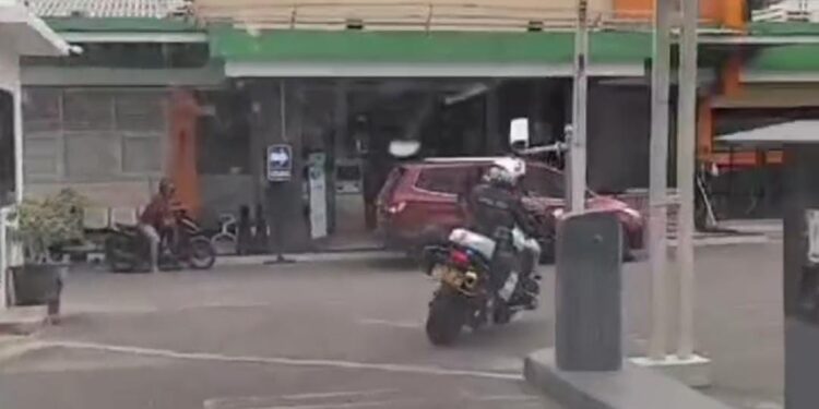 Viral, Akan Patroli Cipta Kondisi, Anggota Polres Kediri Justru Kawal Pasien Ke Rumah Sakit