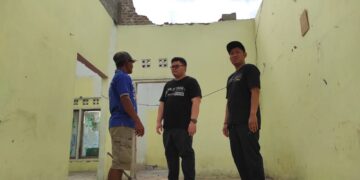 Mas Dhito Tinjau Rumah Warga Yang Diterjang Angin Kencang, Kita Carikan Pekerjaan