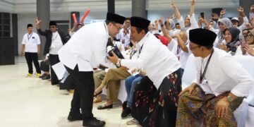 Debat Publik, Mas Dhito Kenakan Sepatu Produk UMKM Kecamatan Wates