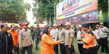 Pj Wali Kota Kediri Pimpin Apel Gladi Kesiapsiagaan Menghadapi Ancaman Bencana