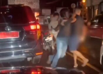 Viral, mobil Kepala Kejaksaan Negeri Kabupaten Kediri dihadang dua pria, dan Kajari lepaskan tembakan peringatan