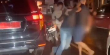 Viral, mobil Kepala Kejaksaan Negeri Kabupaten Kediri dihadang dua pria, dan Kajari lepaskan tembakan peringatan