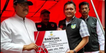 Mensos Saifullah Yusuf Resmikan dan Serahkan Bantuan Lumbung Sosial di Kabupaten kediri