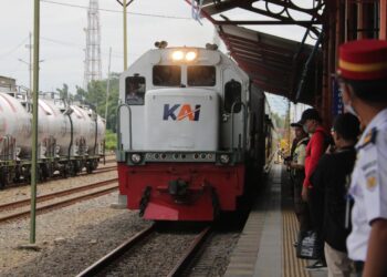 Kereta Api Pilihan Utama di Libur Natal dan Tahun Baru, Mendukung SDGs dengan Transportasi Ramah Lingkungan