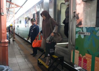 Ketepatan Waktu Kereta Api Selama Nataru di Daop 7 Madiun Hampir Seratus persen