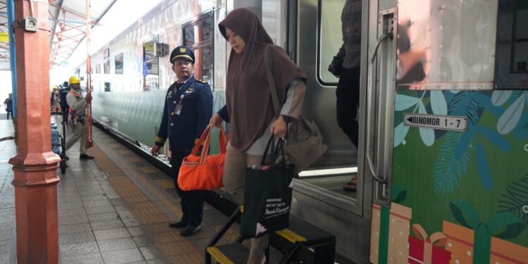 Ketepatan Waktu Kereta Api Selama Nataru di Daop 7 Madiun Hampir Seratus persen