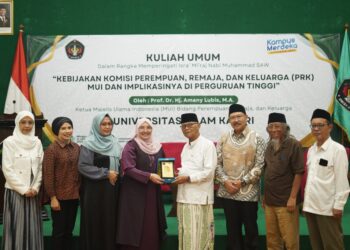 Isi Kuliah Umum Di UNISKA Kediri, Ini Pesan Prof Dr Hj Amany Lubis MA