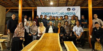 Universitas Islam Kadiri Gelar Media Gathering “Ngopi Bareng Media”