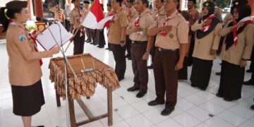 Mbak Cicha Lantik Pengurus Baru Gerakan Pramuka Ranting Pare
