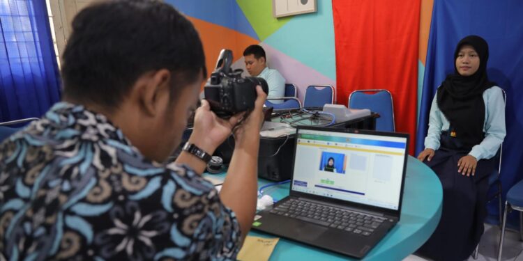 Dispendukcapil Kembali Sambangi Belasan SMA Di Kota Kediri, Ini Tujuannya