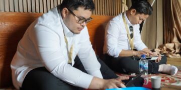 Nikmati Kegiatan Retreat, Mas Dhito Manfaatkan Waktu Istirahat untuk Kerjakan Tugas