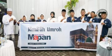 Berangkatkan Umroh Relawan, Mbak Vinanda-Gus Qowim Titip Doa untuk Kota Kediri