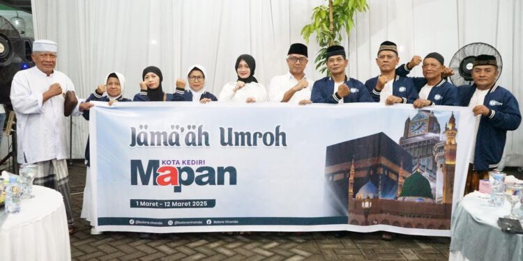 Berangkatkan Umroh Relawan, Mbak Vinanda-Gus Qowim Titip Doa untuk Kota Kediri