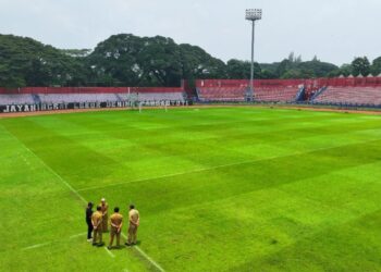 Tinjau Stadion Brawijaya, Mbak Wali Kota Kediri Siapkan Rencana Perbaikan