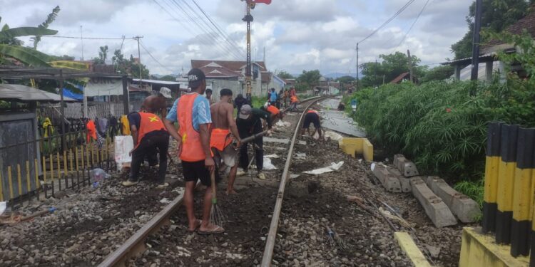 KAI Daop 7 Madiun Siap Sukseskan Masa Angkutan Lebaran 2025 dengan Perbaikan dan Penggantian Prasarana KA