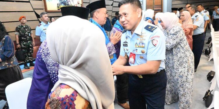 Kasau Marsekal TNI M. Tonny Harjono Lepas Jemaah Haji
