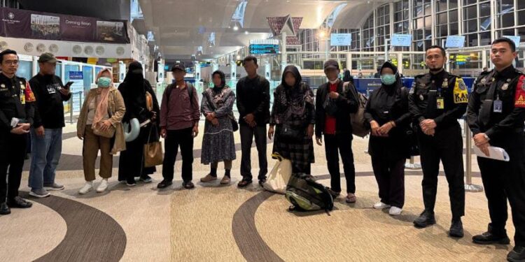 Imigrasi tunda keberangkatan ribuan WNI ke tanah suci, diduga non prosedural