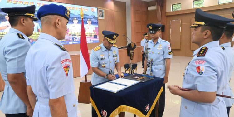 Pangkoopsud I Serahterimakan Jabatan Danlanud BNY dan Danlanud HAD