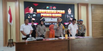 Cemburu Pria Kediri Habisi Kekasihnya di Atas Motor