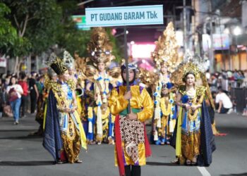 Usung Semangat Panji – Sekartaji PT Gudang Garam Tampil Memukau Dalam Apeksi Nite Carnival 2025
