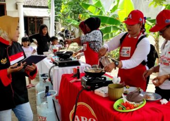 Bentuk Syukur Pembukaan Toko, Manajemen Toko Arfa Jaya Mart Gelar Aneka lomba Memasak Dan Merias Peringati HUT RI ke 80