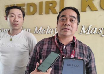 Garis polisi belum dilepas usai kasus tewasnya 2 wanita, pihak kafe dan penasehat hukum datangi Polres Kediri Kota