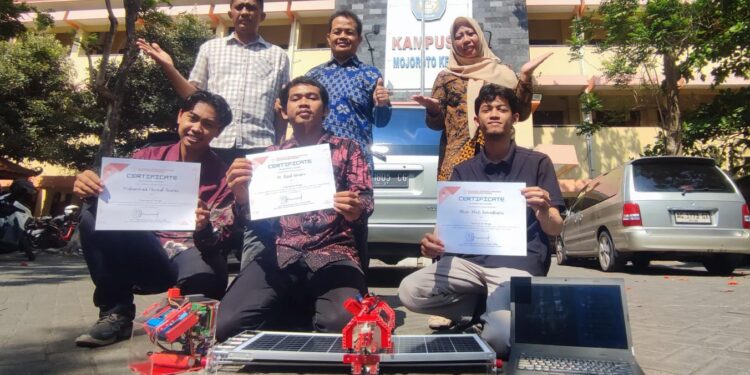 Mahasiswa UNP Kediri raih juara 3 TeknoCom International IoT Competition