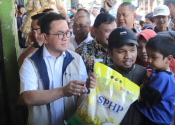 Bulog Kediri dampingi Menteri Perdagangan sidak harga dan ketersediaan bahan pokok