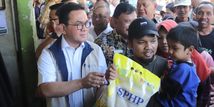 Bulog Kediri dampingi Menteri Perdagangan sidak harga dan ketersediaan bahan pokok