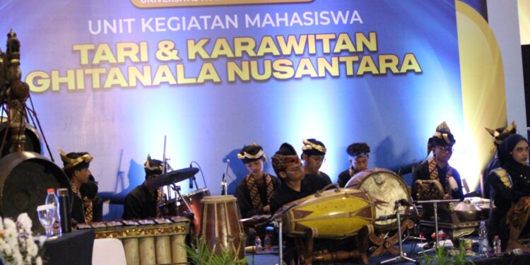 UNP Kediri Jadikan Wisuda Ruang Pelestarian Budaya, Gamelan Jadi Simbol Intelektual dan Kultural