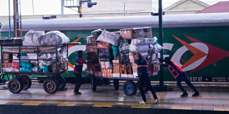 KAI Daop 7 Madiun Angkut Total 44.870 Ton Barang hingga Triwulan III Tahun 2025, Naik 40 Persen