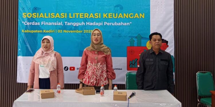 Tingkatkan Literasi Keuangan, Anggia Ermarini Komisi VI DPR RI Gandeng BSI Sosialisasi di Kediri