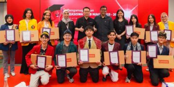 50 Mahasiswa Dari 24 Universitas Terpilih Menerima Program Beasiswa CIMB Niaga