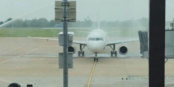 Moment Hari Pahlawan, Super Air Jet Mendarat Di Bandara Internasional Dhoho Kediri