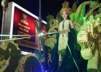 Usung Samudra Kasetya Gudang Garam Memukau Dhoho Night Carnival Di Kota Kediri