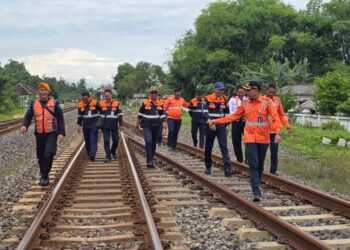 Pastikan Kesiapan Angkutan Nataru 2025/2026, KAI Daop 7 Madiun Cek Lintas Madiun–Curahmalang