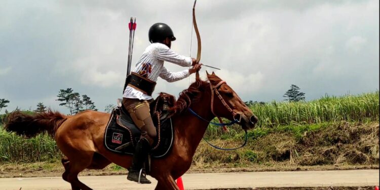Ratusan Atlet Dari 17 Provinsi Ikuti Kejuaraan Nasional Horseback Archery (HBA) Di Gunung Kelud