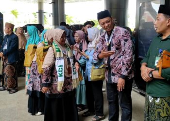 Perdana, Bandara Dhoho Kediri Berangkatkan Puluhan Jamaah Umroh Blitar Dan Kediri Ke Tanah Suci