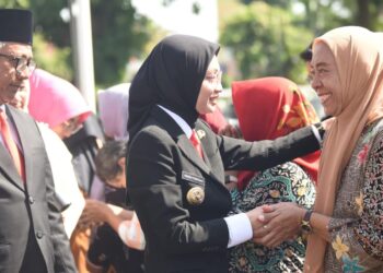 Pimpin Upacara Hari Bela Negara ke-77 dan Hari Ibu ke-97, Mbak Wali: Indonesia Kuat Lahir dari Semangat Bela Negara dan Perempuan Berdaya