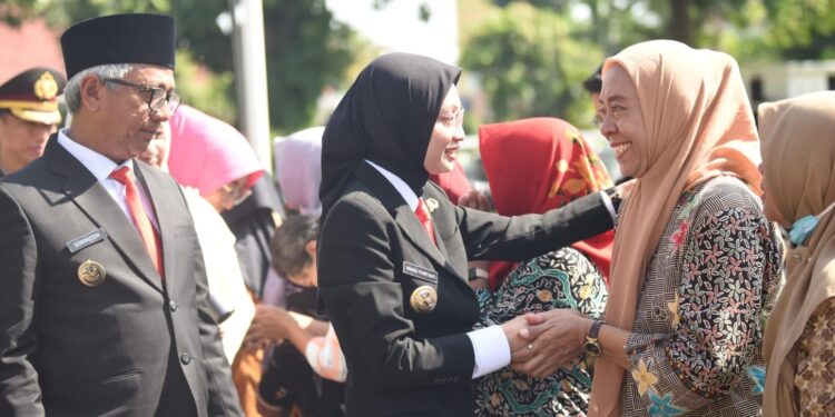 Pimpin Upacara Hari Bela Negara ke-77 dan Hari Ibu ke-97,  Mbak Wali: Indonesia Kuat Lahir dari Semangat Bela Negara dan Perempuan Berdaya