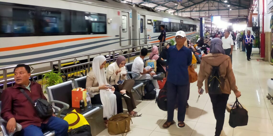 Penumpang Kereta Api Di Daop 7 Madiun Tumbuh 9 Persen, Kereta Api Makin Jadi Pilihan Utama