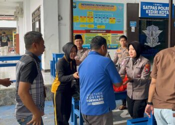Satlantas Polres Kediri Kota Gelar Jumat Berkah Di Masjid Sabilal Muhtadin, Ini Tujuannya