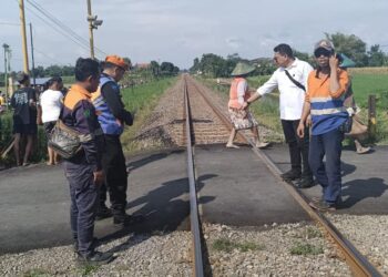 KAI Daop 7 Madiun Menyayangkan Insiden Pengendara Sepeda Motor Tertemper KA di Ngadiluwih