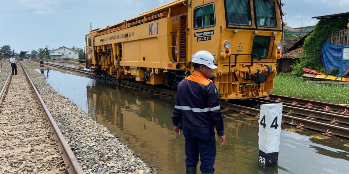 KAI Pastikan Jalur Sragi–Pekalongan Mulai Berangsur Normal, Meski Cuaca Ekstrem dan Banjir Ganggu Operasional KA