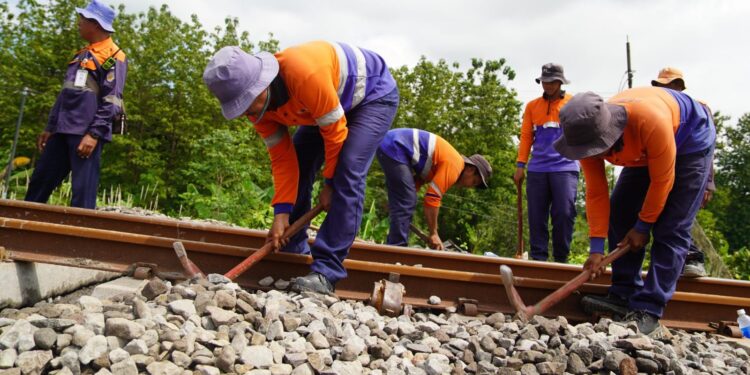 Waspada Cuaca Ekstrem, KAI Daop 7 Madiun Tingkatkan Mitigasi dan Kesiapsiagaan Prasarana
