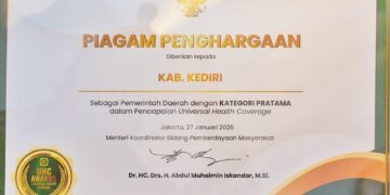 Pemkab Kediri Dapat Penghargaan dari Menko PM atas Capaian UHC