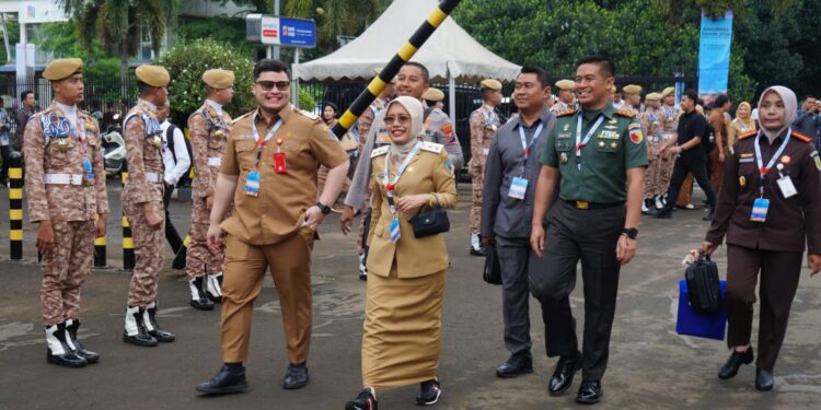 Mas Dhito Bareng Mbak Dewi dan Forkopimda Ikuti Rakornas di Sentul